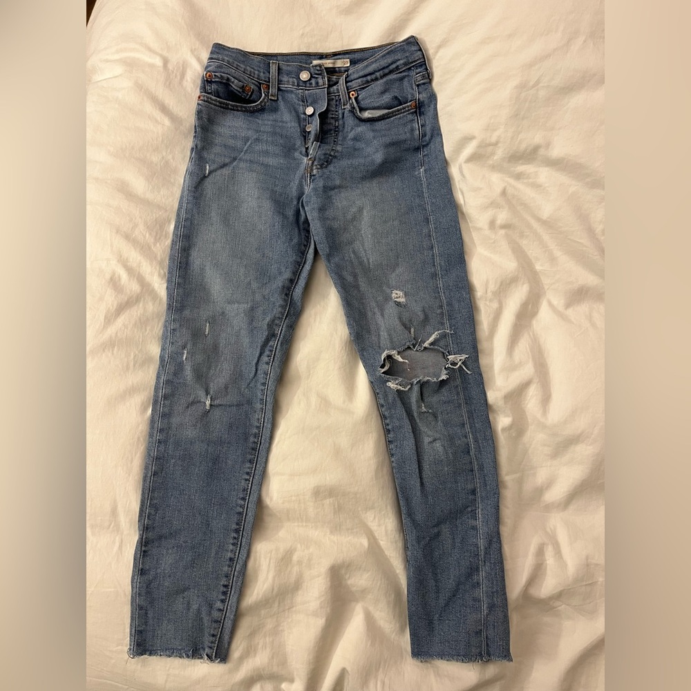 Levi's Distressed Wedgie Skinny Jeans